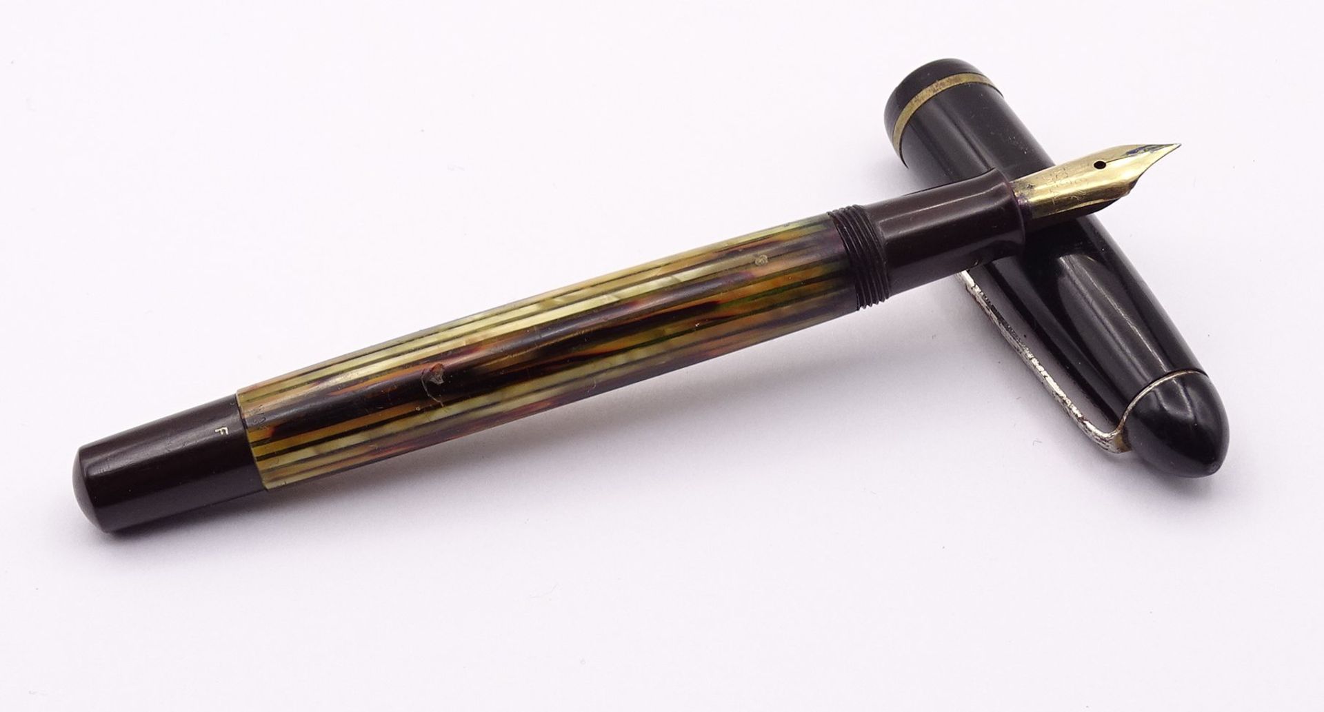 Pelikan Füller, GG Feder 585/000 Stärke F, Gebrauchsspuren, Deckel wohl nicht passend