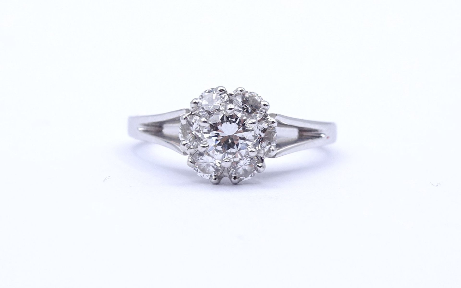 Brillant Ring , WG 750/000, Blütenform, 7 Brillanten zus.ca. 0,90ct., mittig 0,30ct., 4,1g., RG 51 - Bild 6 aus 6