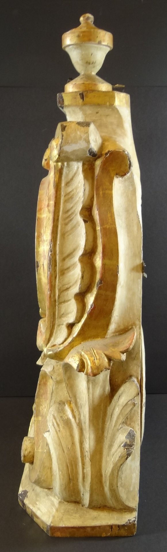 hohes Holz-Uhrengehäuse, Reste alter Fasssung, Barockform, H-58 cm, B-28 cm, T-15 cm, Altersspuren - Image 3 of 4