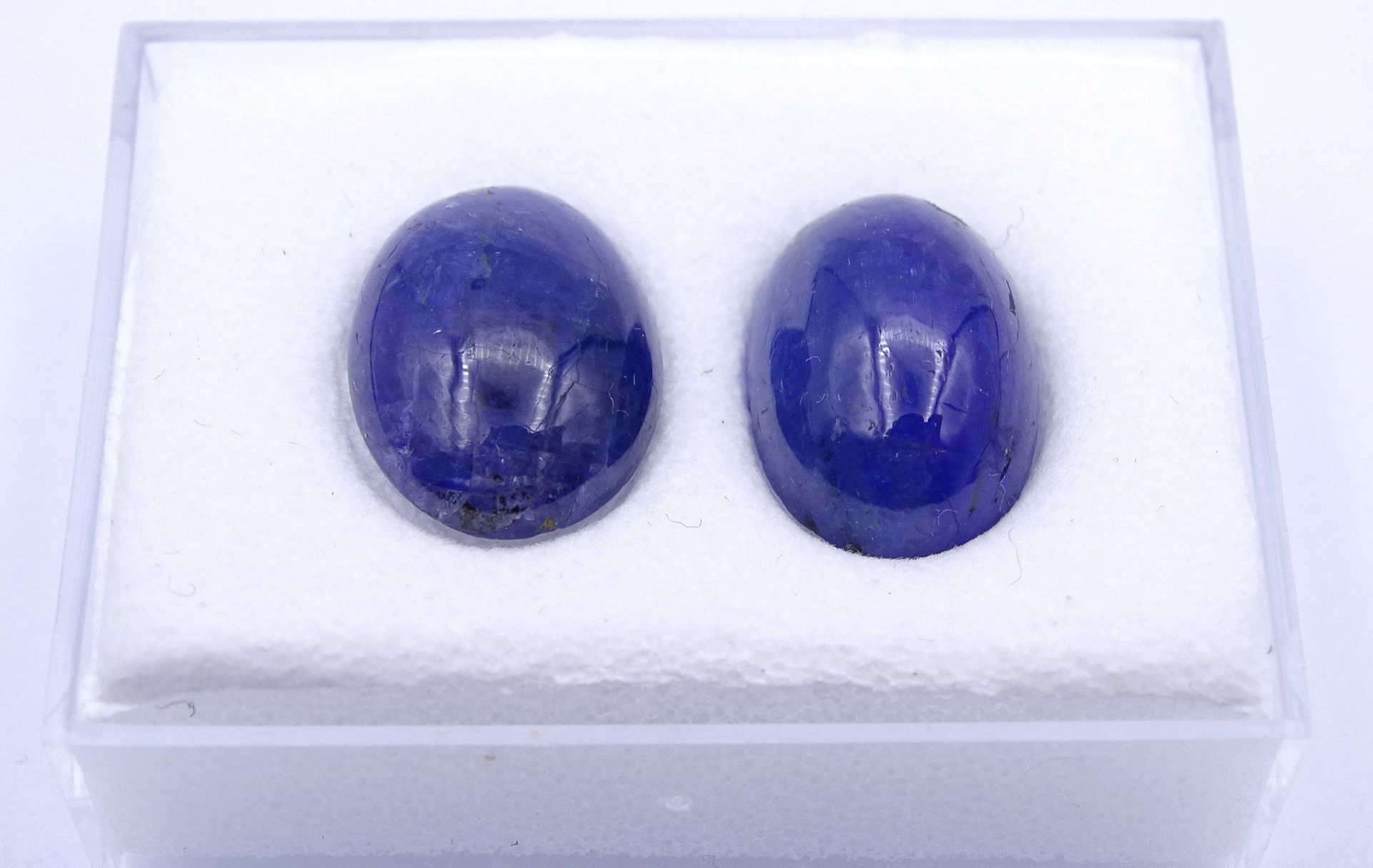 2 Tansanit Cabochons, 23,6ct., kleine Abplatzer - Image 2 of 3