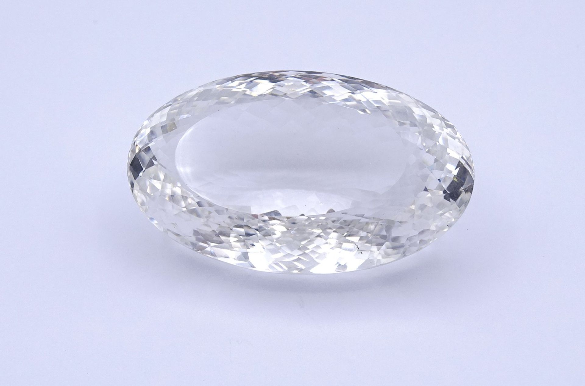 großer weißer Quarz, 306,65ct., 56,2x34,0x25,1mm