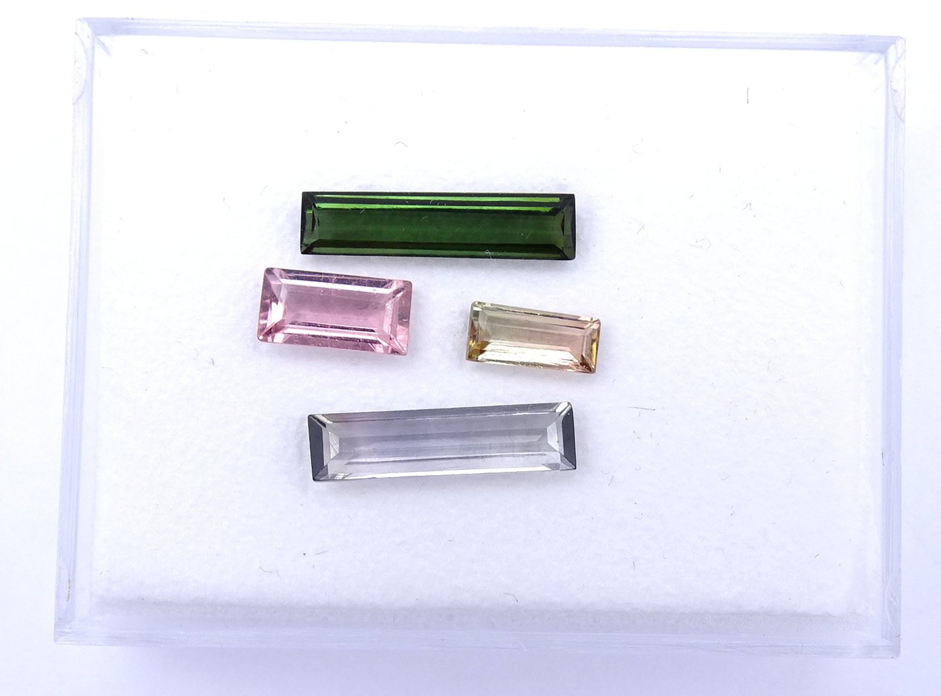 4x Turmaline, zus. 4,1ct.