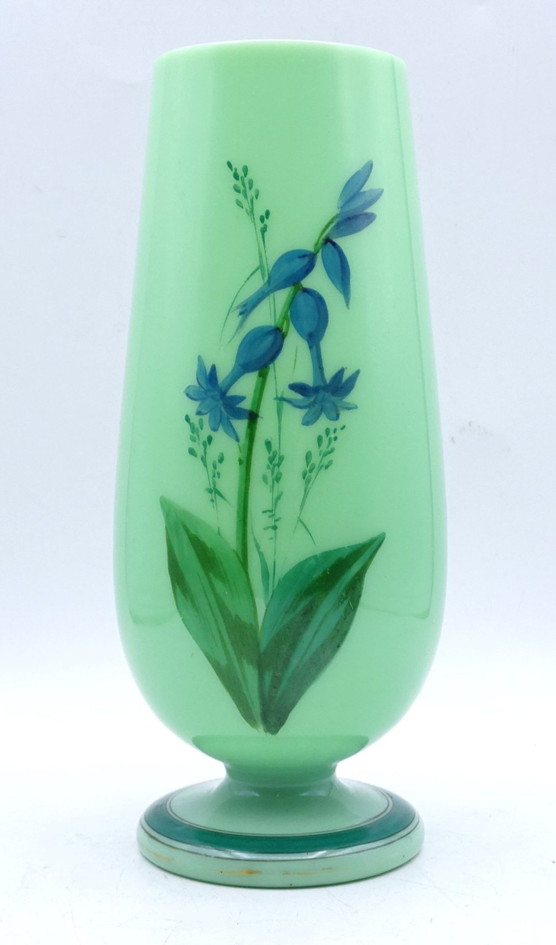 Überfang Vase, grün mit floraler Bemalung, H. 18cm