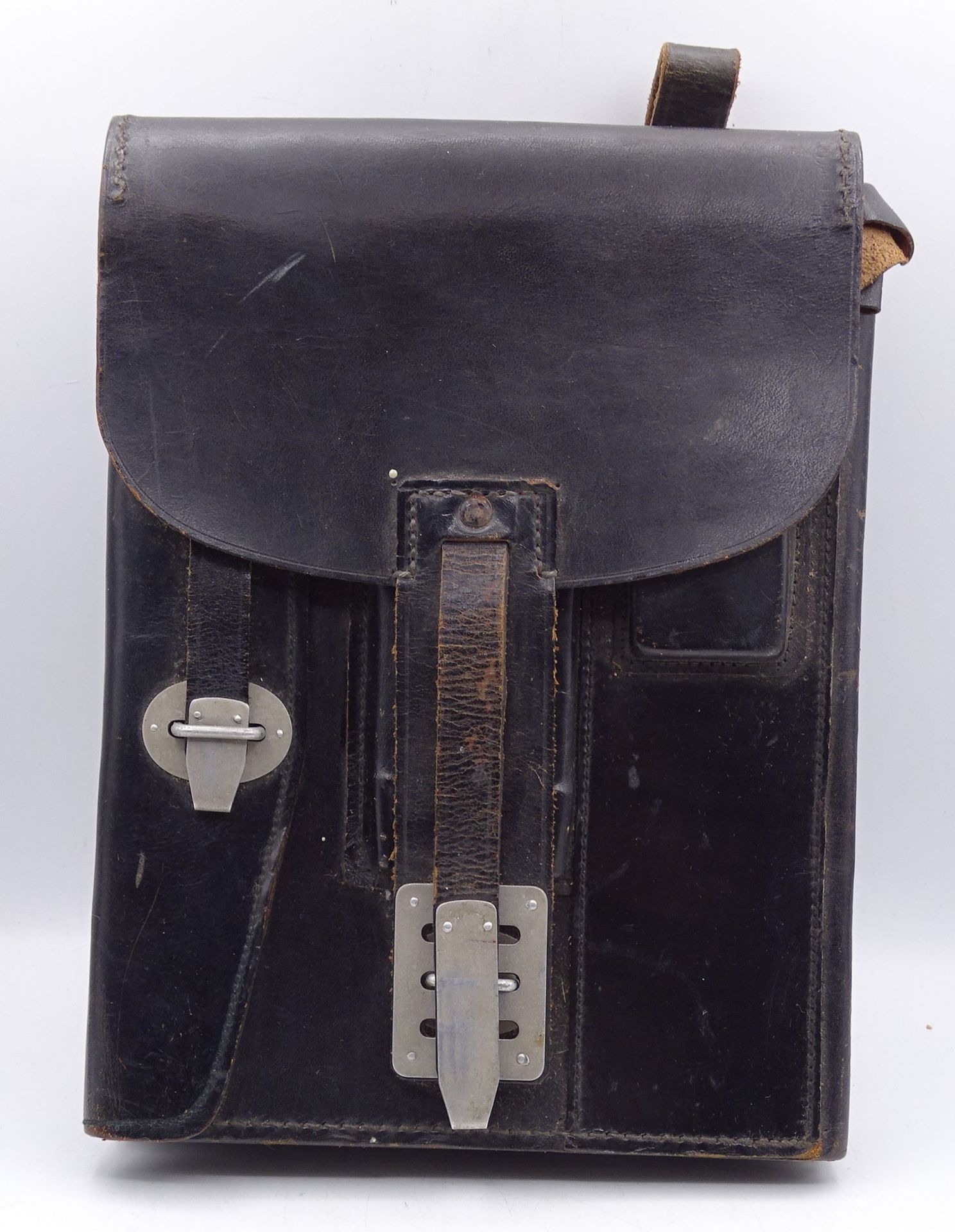 gr. Leder-Kartentasche, Mego-Berlin, 1961, aufklappbar, gut erhalten, 26x19 cm
