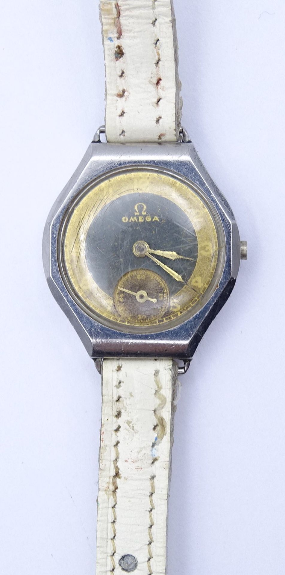 Alte Damen Armbanduhr "Omega", mechanisch, 22x23mm, Funktion nicht geprüft (Krone fehlt)