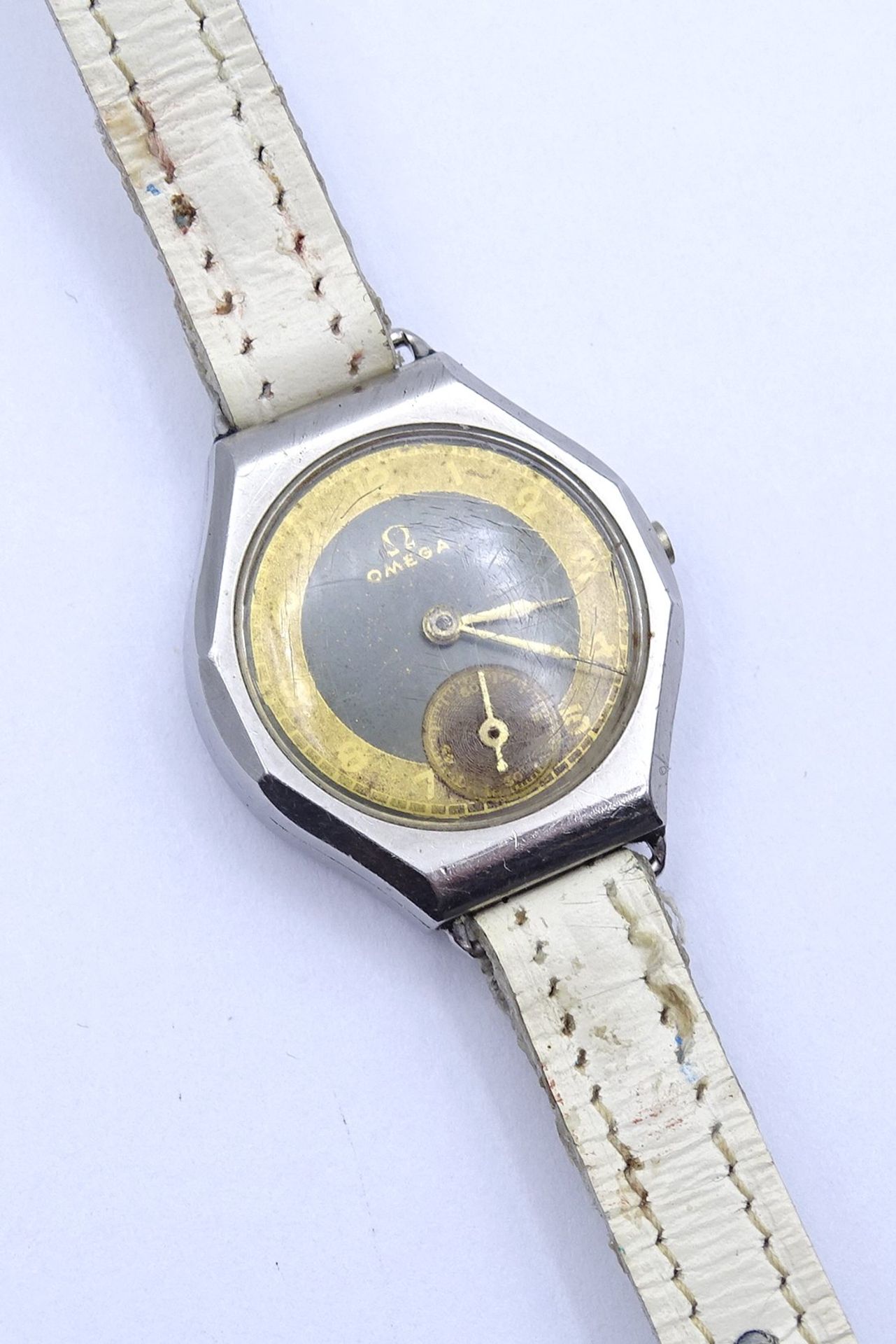 Alte Damen Armbanduhr "Omega", mechanisch, 22x23mm, Funktion nicht geprüft (Krone fehlt) - Bild 4 aus 6