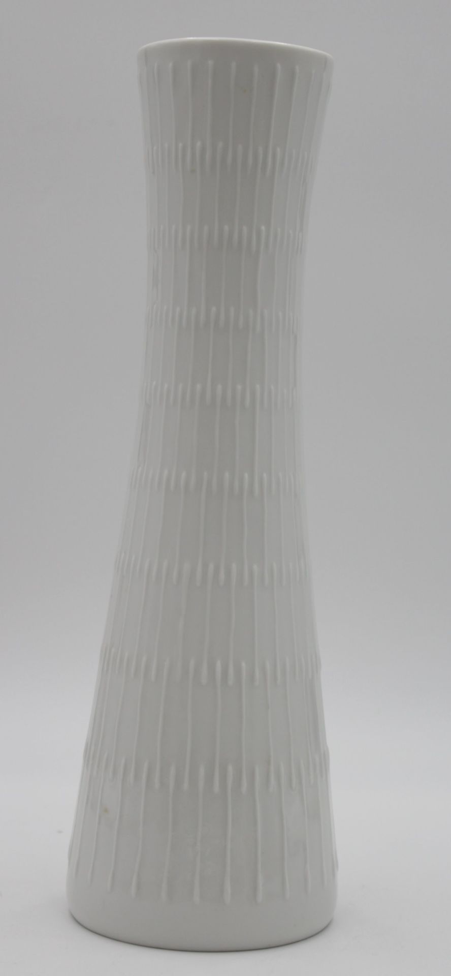 hohe Vase, Hutschenreuther, Weißporzellan, H-30,5cm.