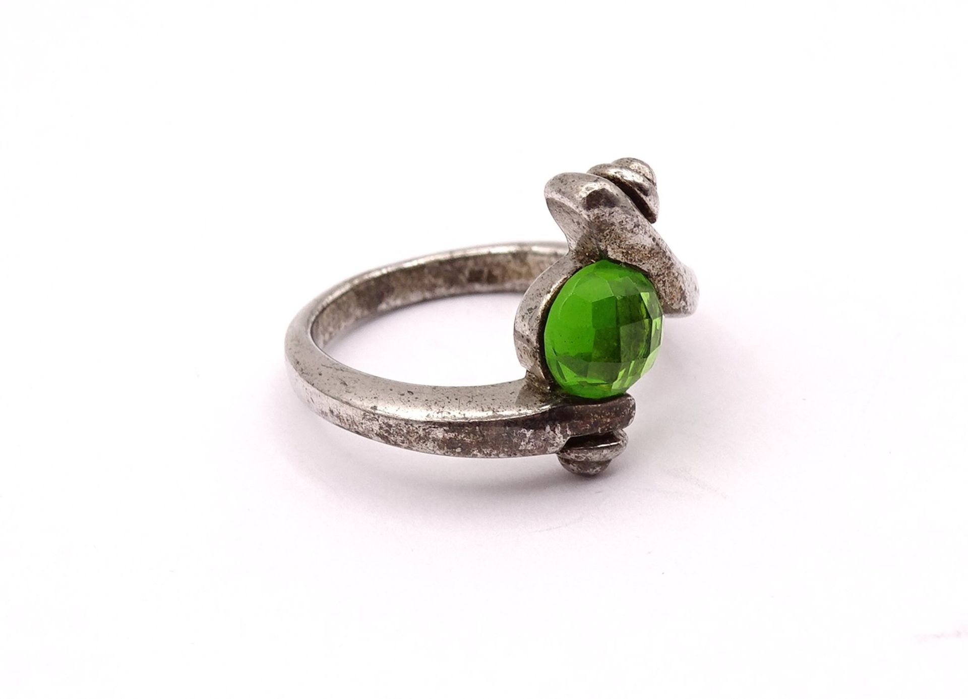 Ring mit einem grünen Stein, Sterlingsilber 925/000, 6,4g., RG 56