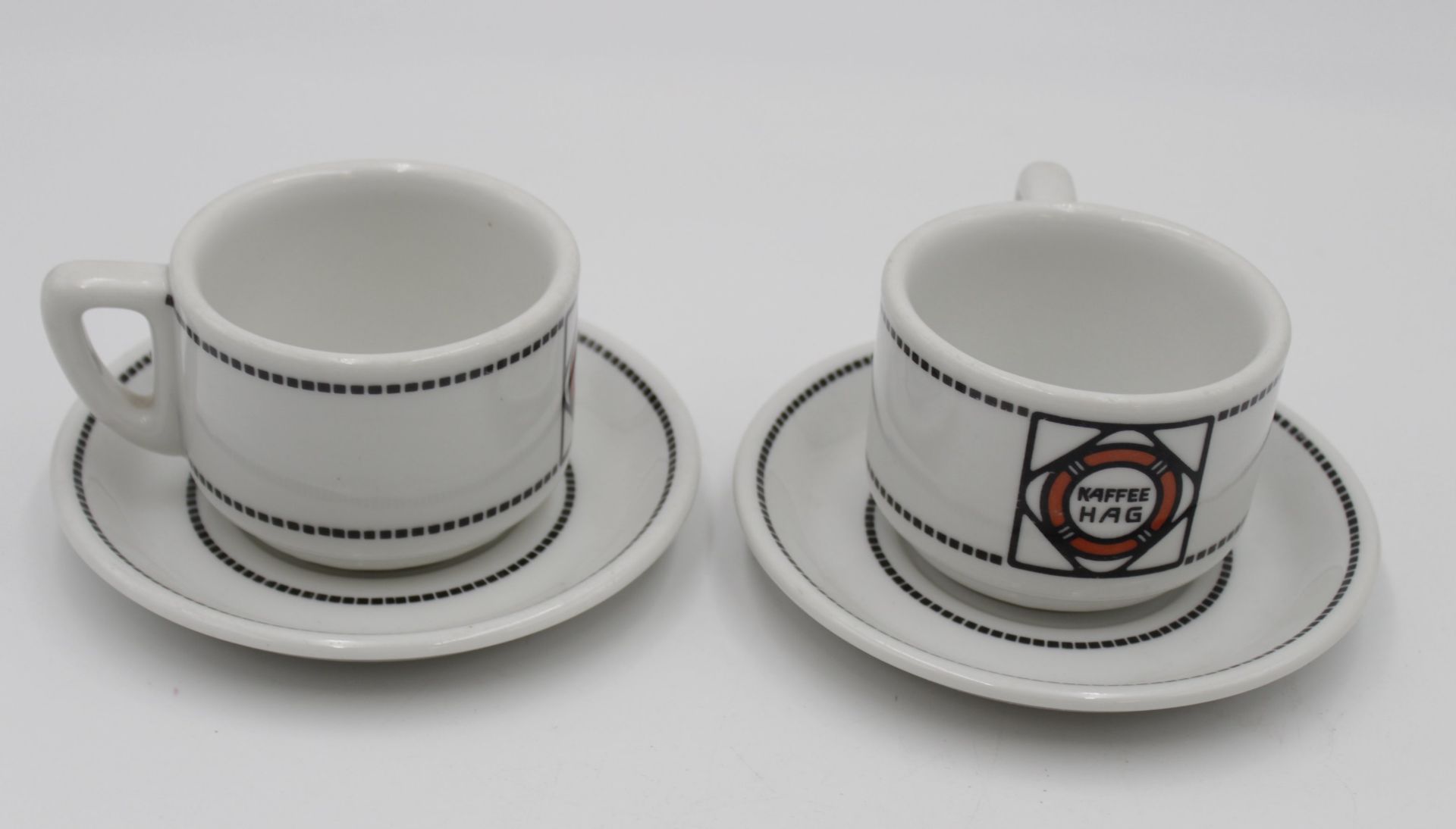 2x Tassen mit U.T. , Tettau, Kaffee Haag, US Zone, Tassen H-5,8cm.