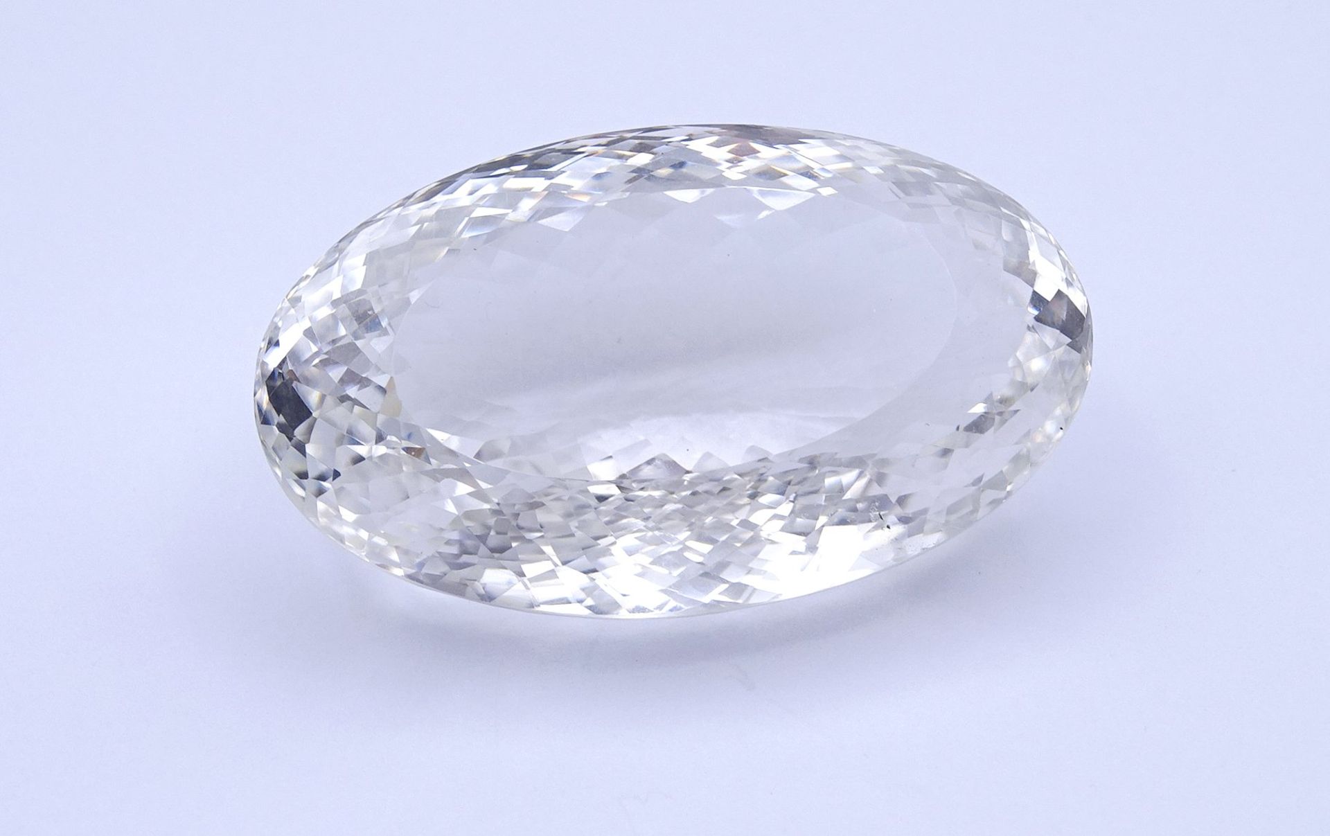 großer weißer Quarz, 306,65ct., 56,2x34,0x25,1mm - Image 2 of 4