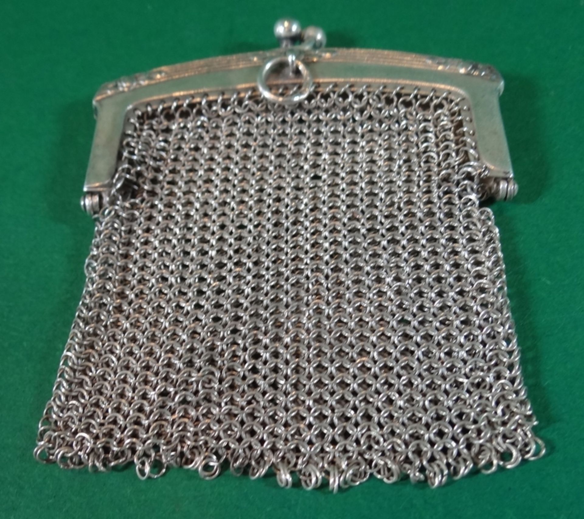 Kleingeld-Beutel aus Silberdraht, leicht beschädigt, Silber geprüft, 7x6 cm, 31 gr. - Image 2 of 3