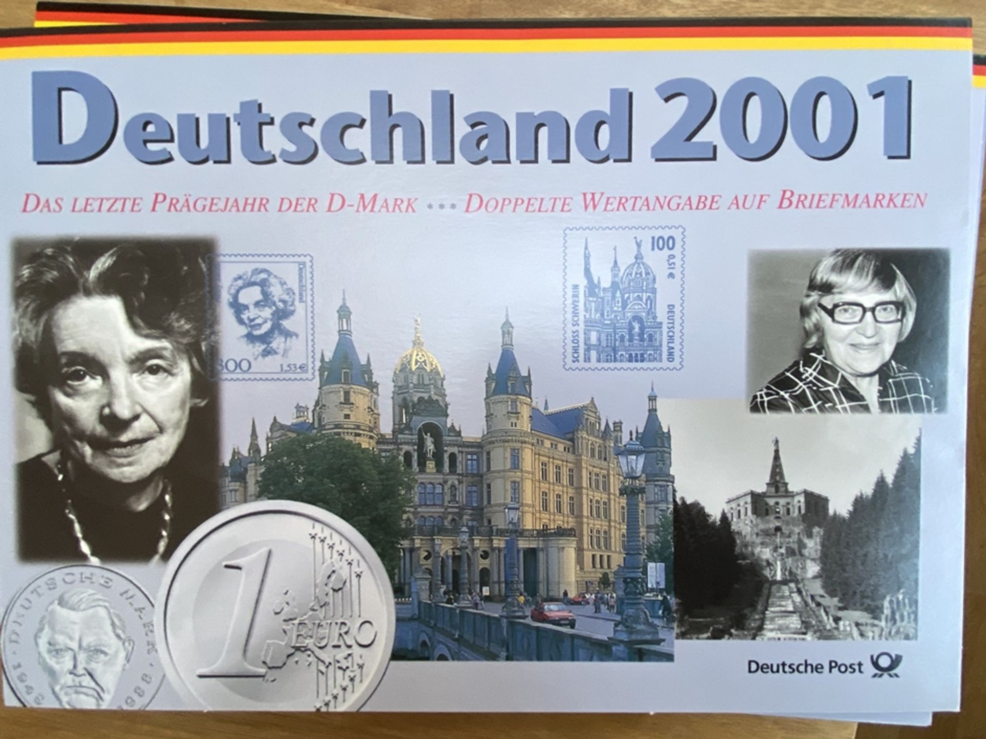 Deutschland 2001, Mappe mit Münzsatz und Briefmarken