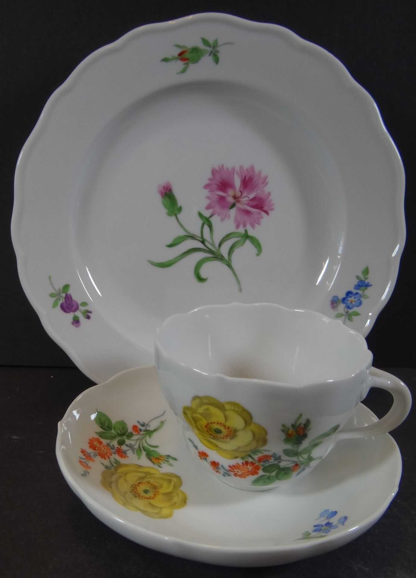 Gedeck "Meissen" 2x gelbe Rose 2Tasse mit U.T, 1.Wahl, nicht passender Kuchenteller 2.Wahl