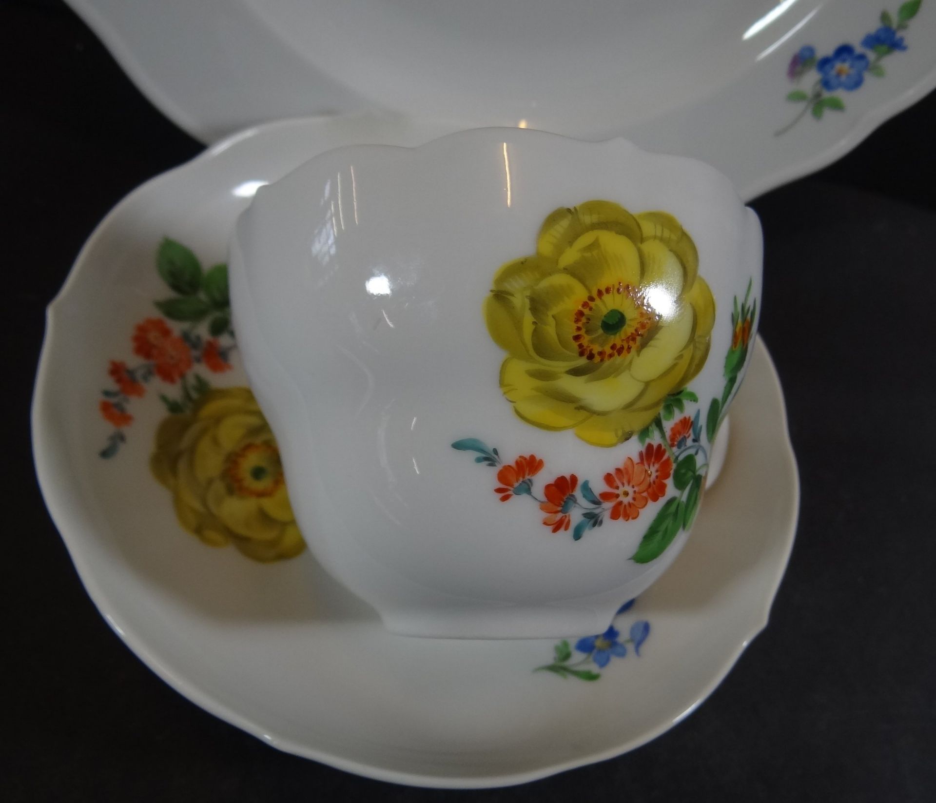 Gedeck "Meissen" 2x gelbe Rose 2Tasse mit U.T, 1.Wahl, nicht passender Kuchenteller 2.Wahl - Image 2 of 4