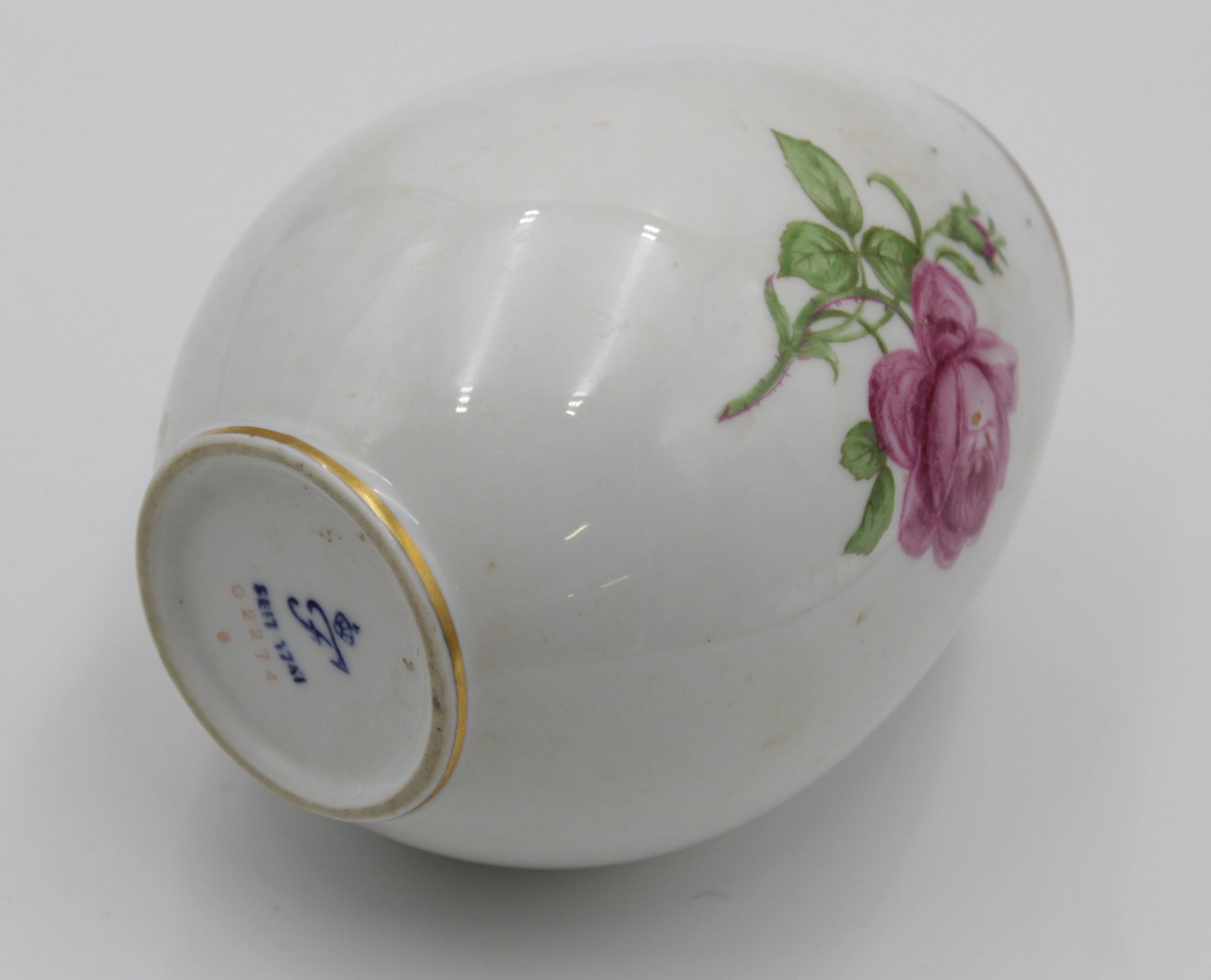 kl. Vase, Fürstenberg, Rosenbemalung, H-13,8cm. - Bild 4 aus 5