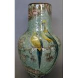 Vase, fein bemalt mit Vogelpaar und Blumen, H-20,5 cm, leichte Altersspuren, Hals mit Boden mit Alt