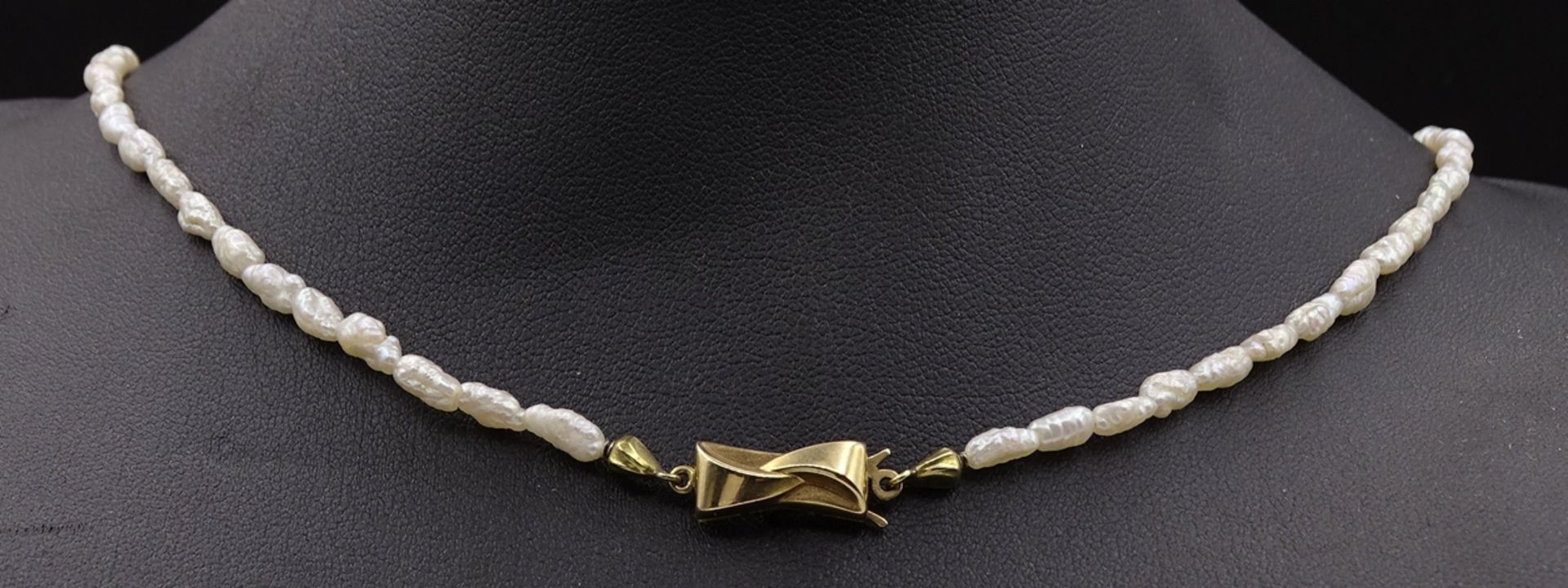 SW - Perlen Halskette mit Goldverschluss 375/000, L. 41cm