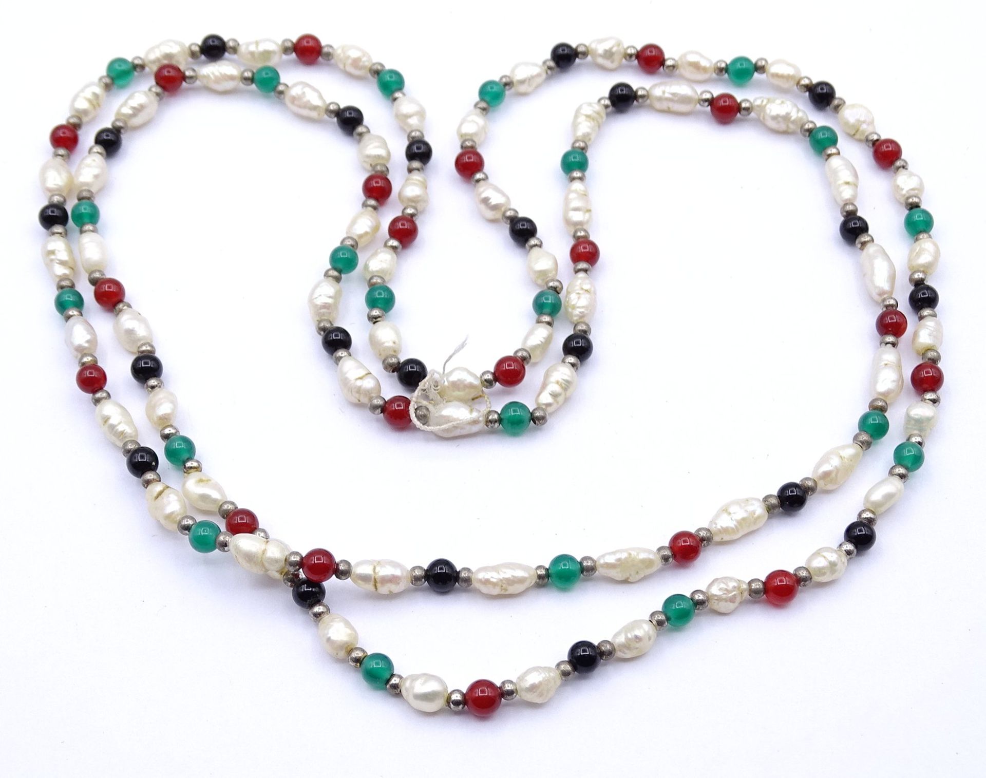 SW - Perlen Halskette mit Halbedelsteinen, ca. L. 90cm, 22,5g.