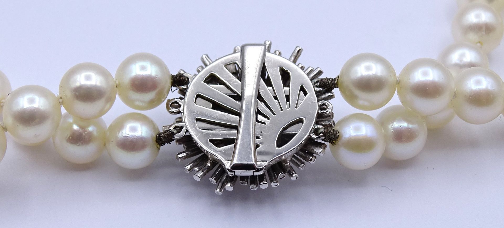 2-reihige Perlen Halskette mit Weißgoldverschluss 750/000, Verschluss mit 3 Perlen und 4 Brillanten - Bild 10 aus 11