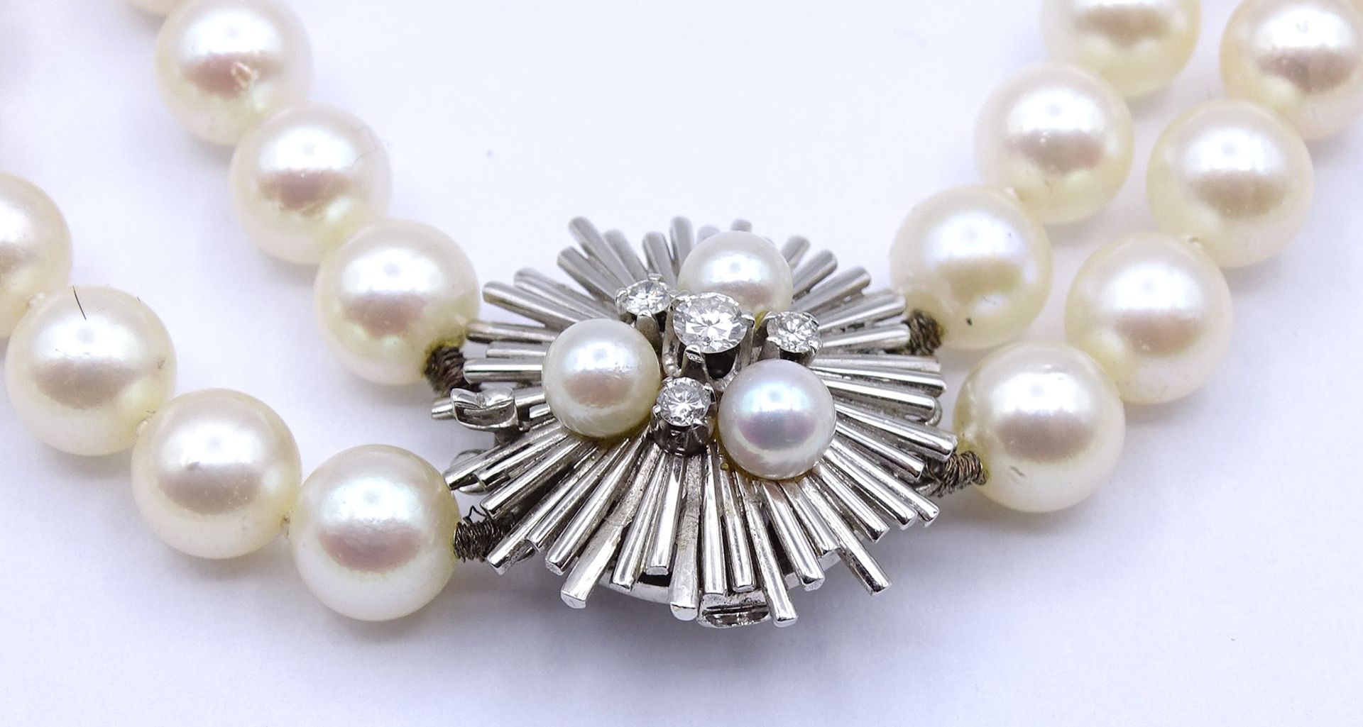 2-reihige Perlen Halskette mit Weißgoldverschluss 750/000, Verschluss mit 3 Perlen und 4 Brillanten - Image 9 of 11