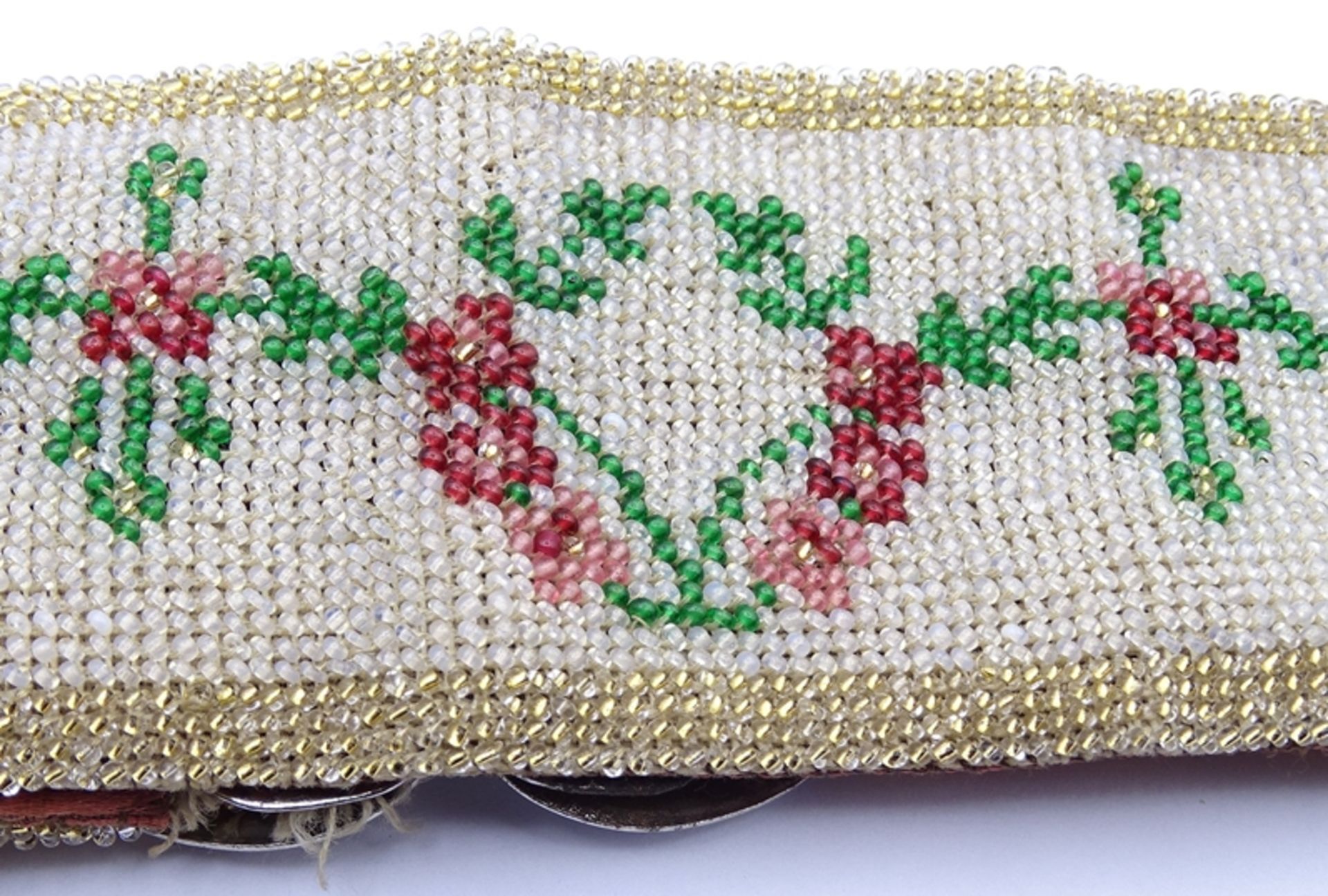 Trachtengürtel mit Perlenstickerei, 1x Faden gezogen, Metallschnalle, Alters- und Gebrauchsspuren - Bild 6 aus 6