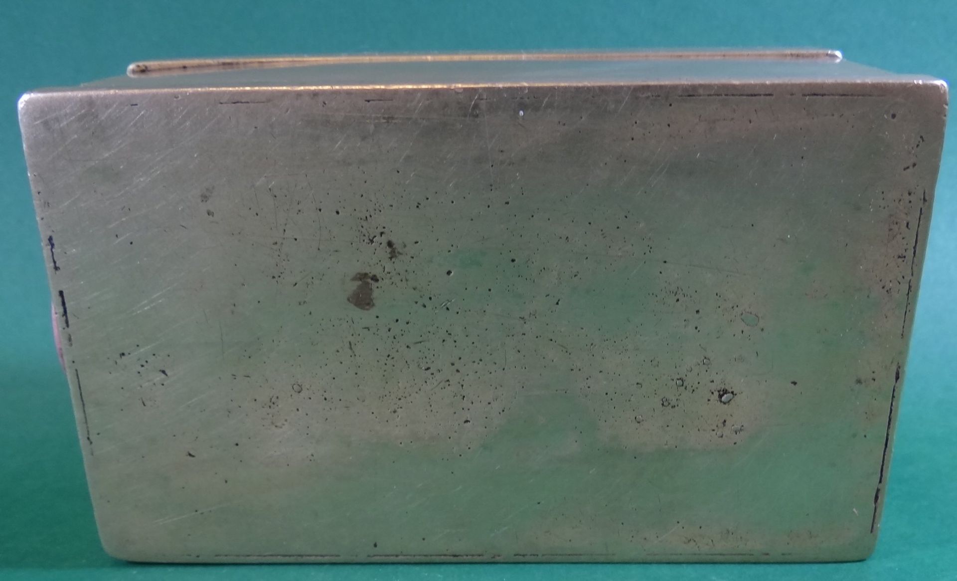massive Messing-Deckeldose, Altersspuren, Kupferhenkel seitlich, H-8,5 cm, 14x7 cm - Image 5 of 5