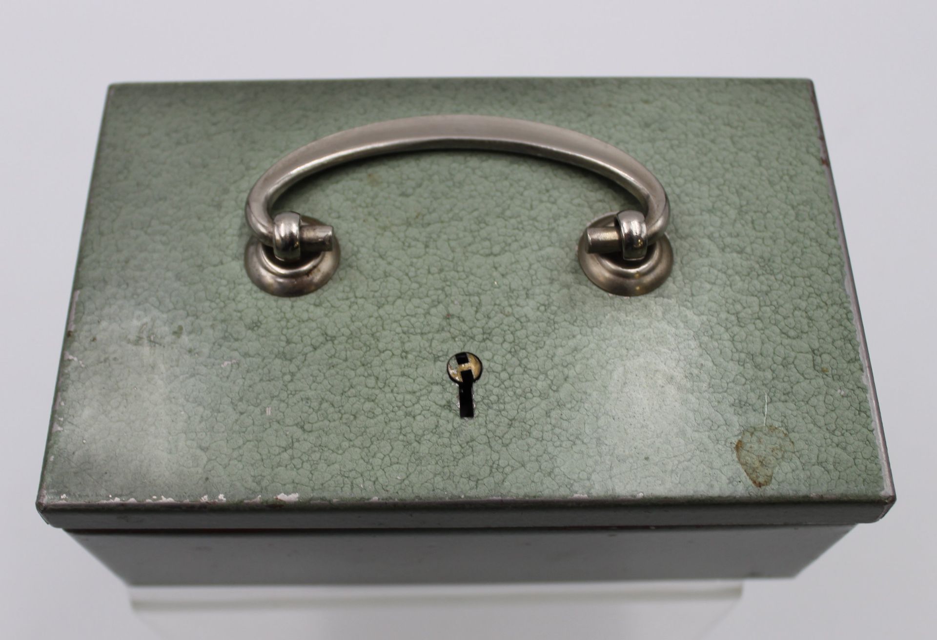 Geldkassette, Schlüssel anbei, ca. H-7,9cm B-16cm T-10cm. - Bild 4 aus 5