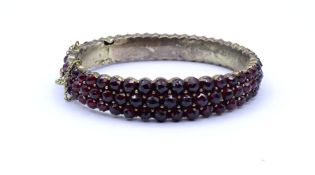 Antike Granat Armspange, Böhmen um 1890, vollständig