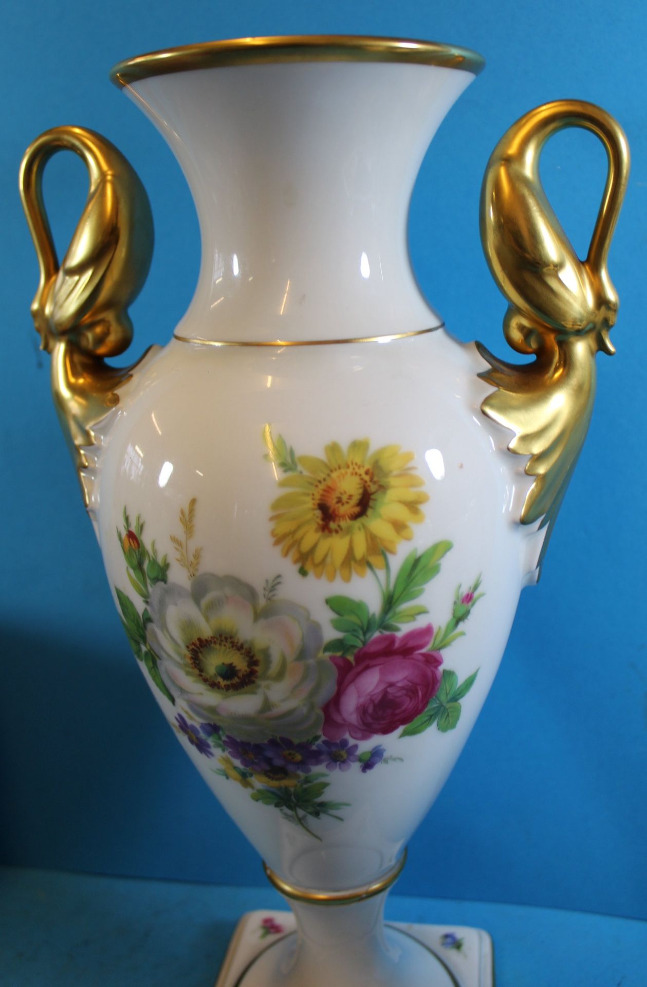 hohe Schwanenhals-Vase mit Blumendekor "Kaiser", H-35 cm - Bild 2 aus 4