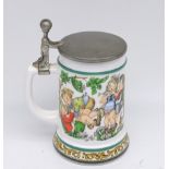 Bierkrug aus Porzellan mit Zinndeckel , aus dem Hause BMF , Original BMF Bierseidel , H. 19 cm Ø11 