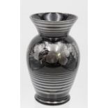 Hyalithglas-Vase, silberfarbene Bemalung,  am Boden "B", 30er Jahre, H-19,8cm