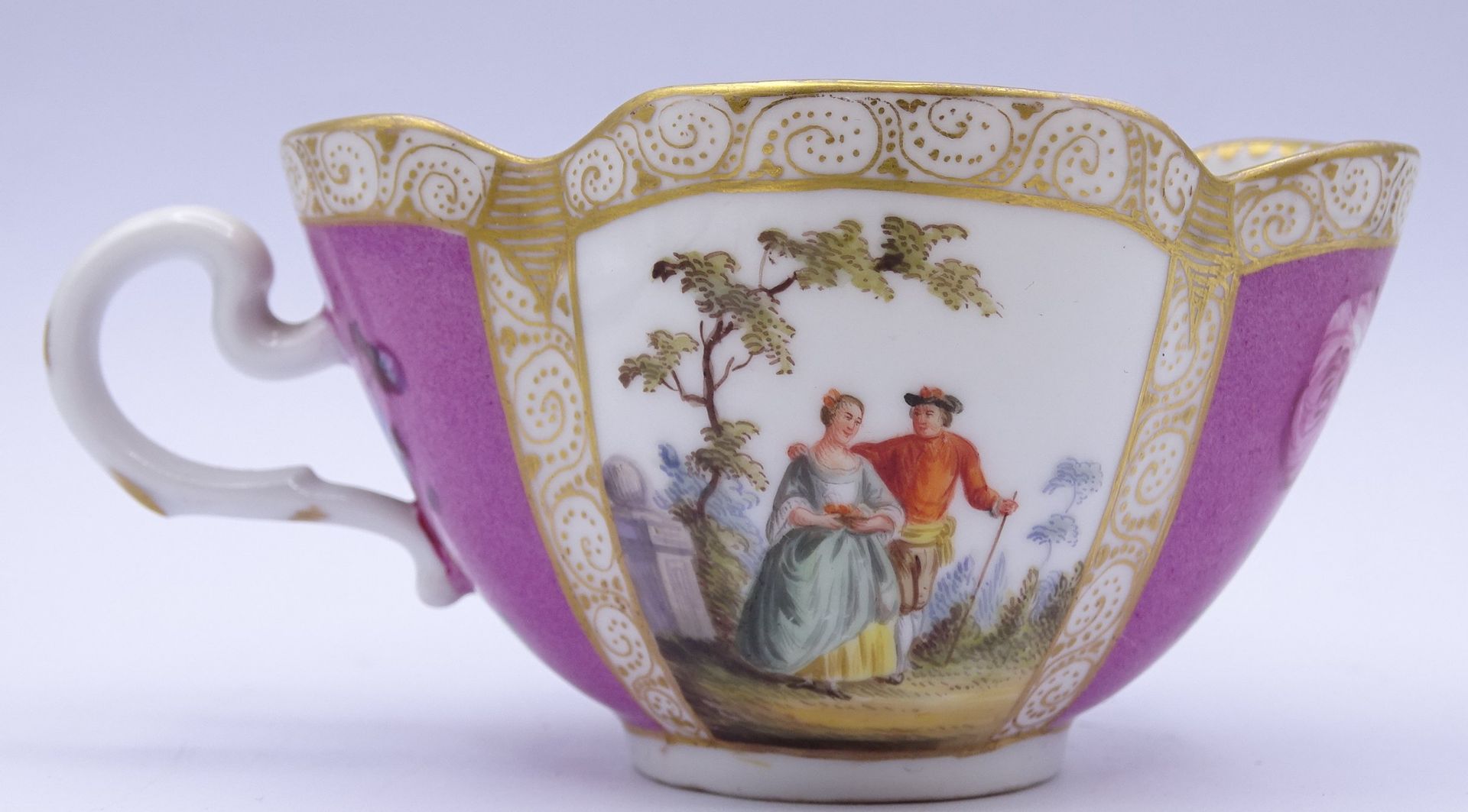 kl. "Meissen" Tasse mit Parkszenen,  Knaufschwerter   um 1870, U.T. wohl nicht original? aber passe - Bild 7 aus 8