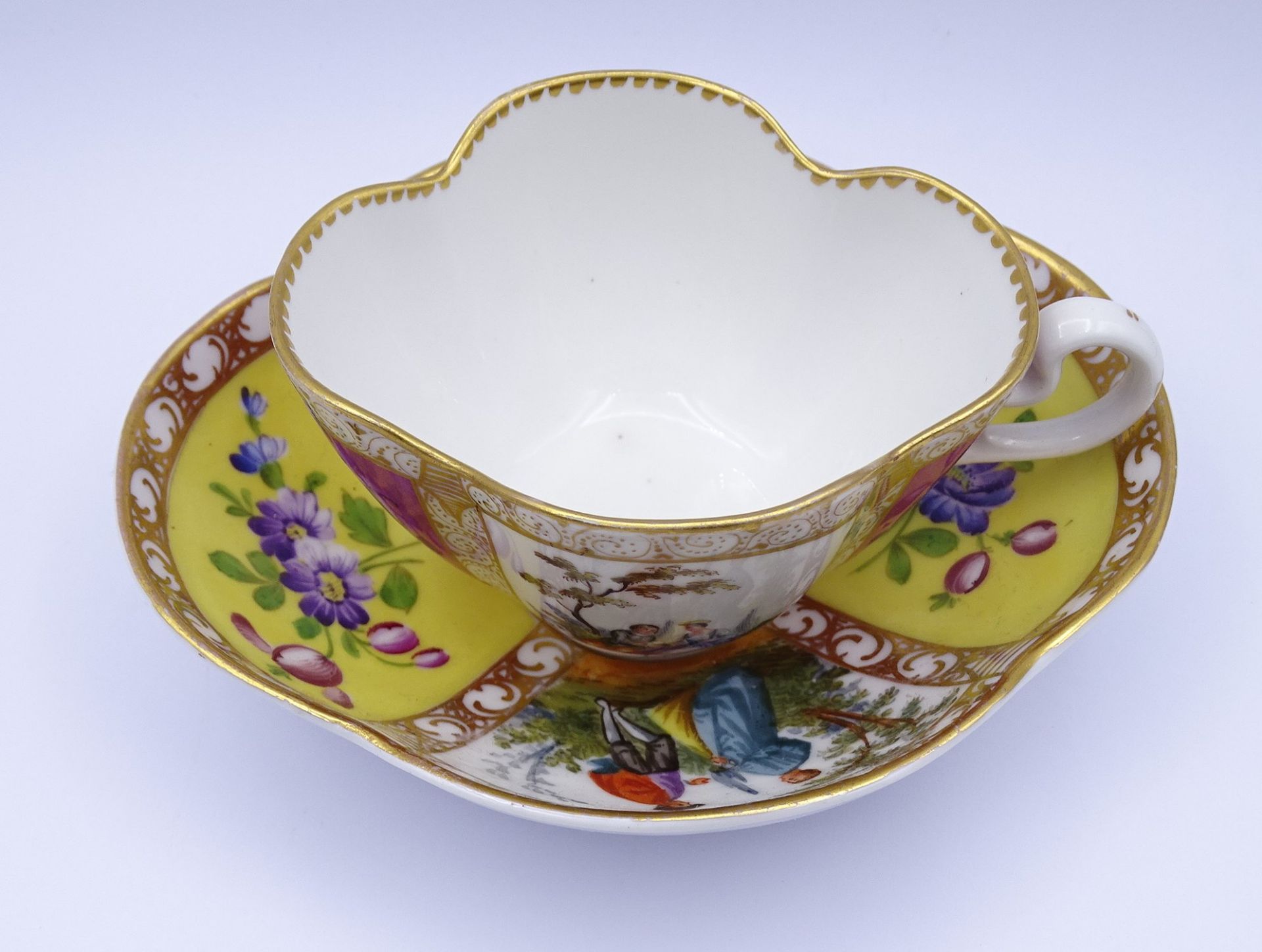 kl. "Meissen" Tasse mit Parkszenen,  Knaufschwerter   um 1870, U.T. wohl nicht original? aber passe - Bild 3 aus 8