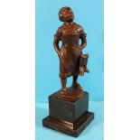 Hermann EICHBERG (act.c.1900), Bronze, Mädchen mit Stiefeln, H-13 cm