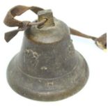 kl. alte Bronzeglocke an Lederriemen, H-8 cm, D-10,5 cm