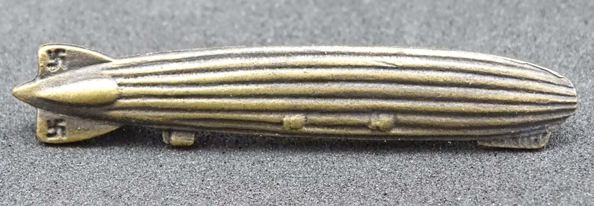 Anstecknadel 3.Reich Miniatur Zeppelinabzeichen , L. 44,8 mm , (ungeprüft)