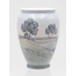 kl. Vase, Bing & Gröndahl, Landschaftsdekor, älter, H-11cm.