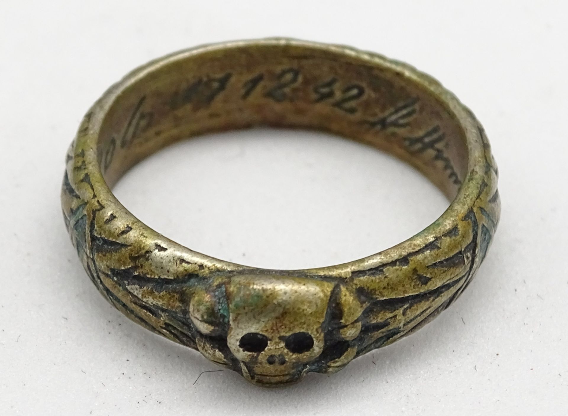 Totenkopf-Ring , 3. Reich , S. 16 . B. Dolp , 17.12 .42 , H.Himmler , RG,. 65 , Ø 25,3 mm, 8,26 g ,