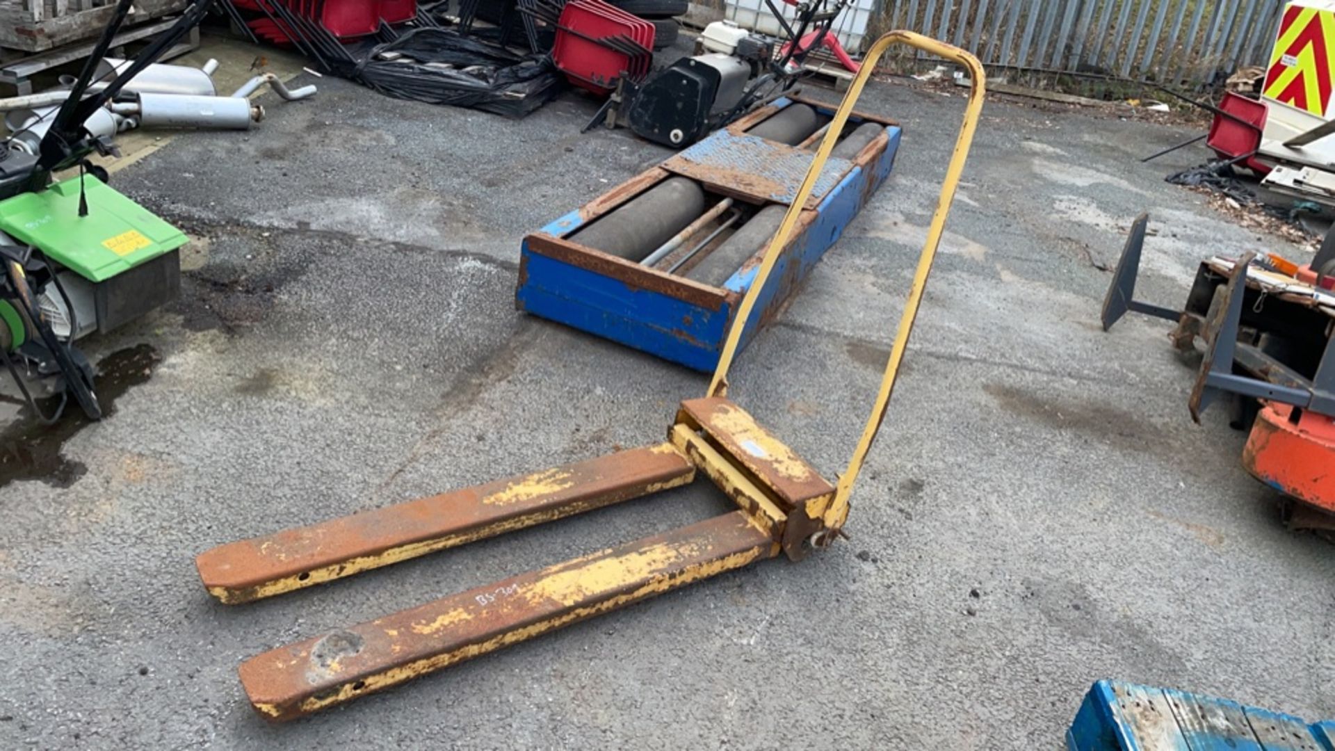 PALLET TRUCK