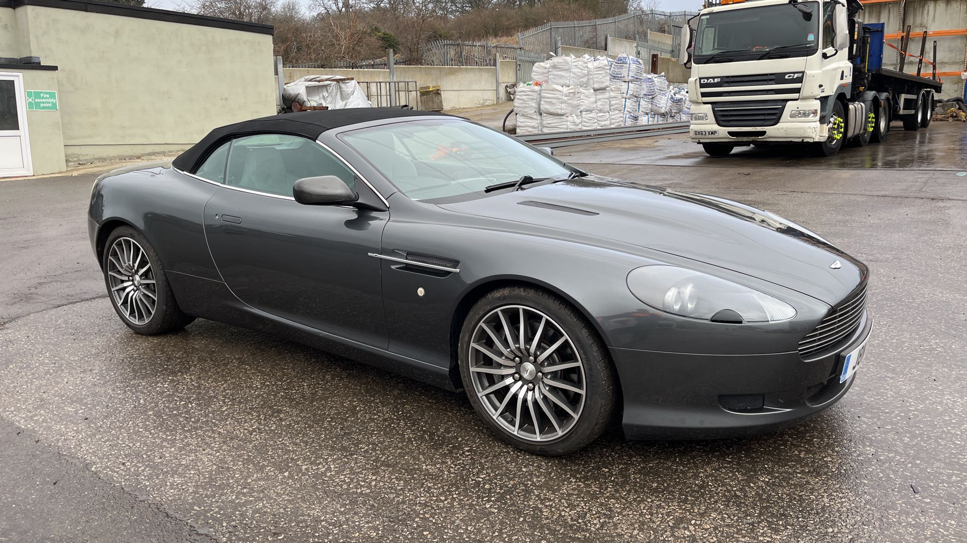 ASTON MARTIN DB9 VOLANTE 6.0 V12 CONVERTIBLE, 34,861 MILES, SERVICE HISTORY, YEAR OF MANUFACTURE: - Image 21 of 33