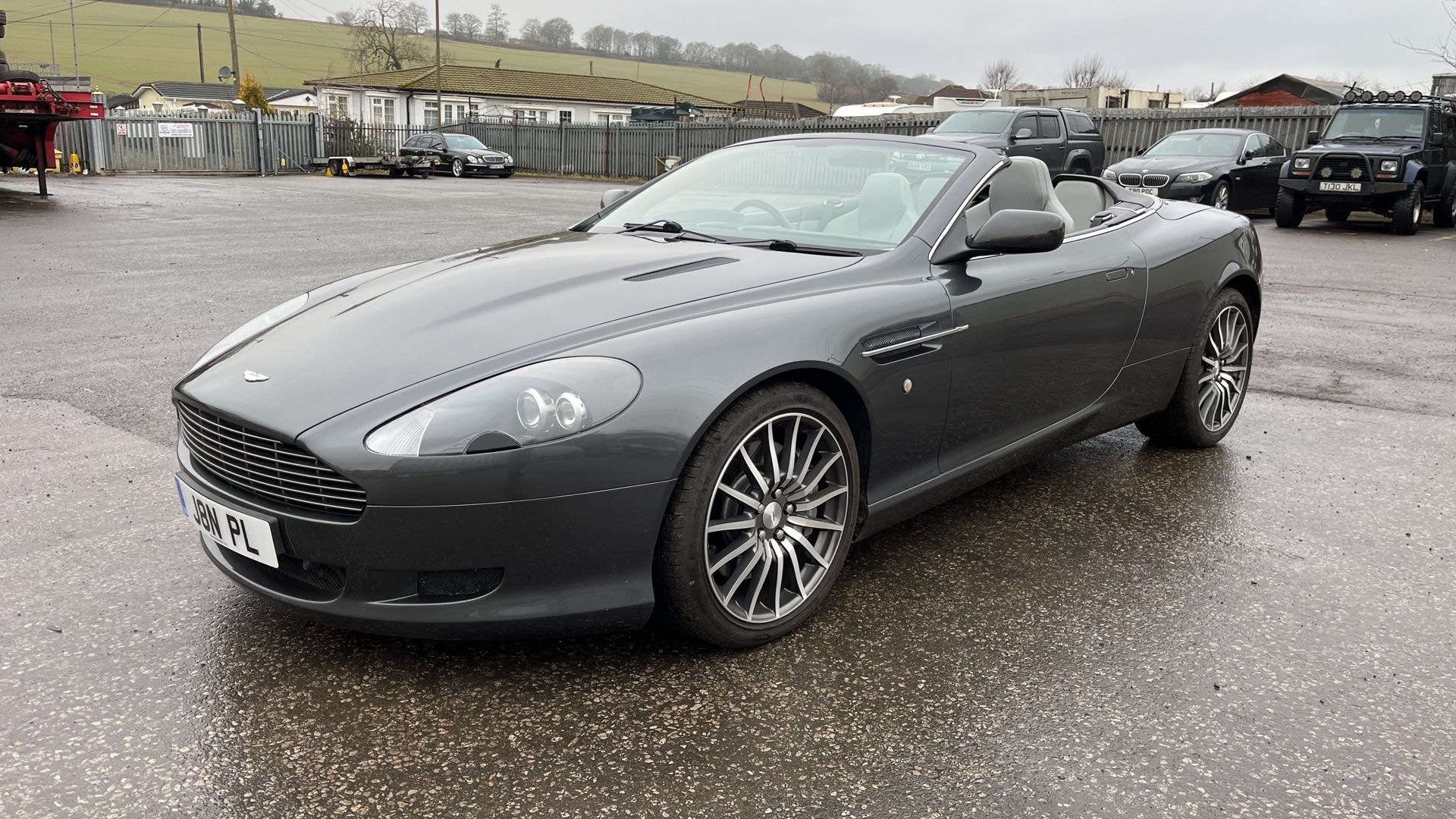 ASTON MARTIN DB9 VOLANTE 6.0 V12 CONVERTIBLE, 34,861 MILES, SERVICE HISTORY, YEAR OF MANUFACTURE: - Image 2 of 33