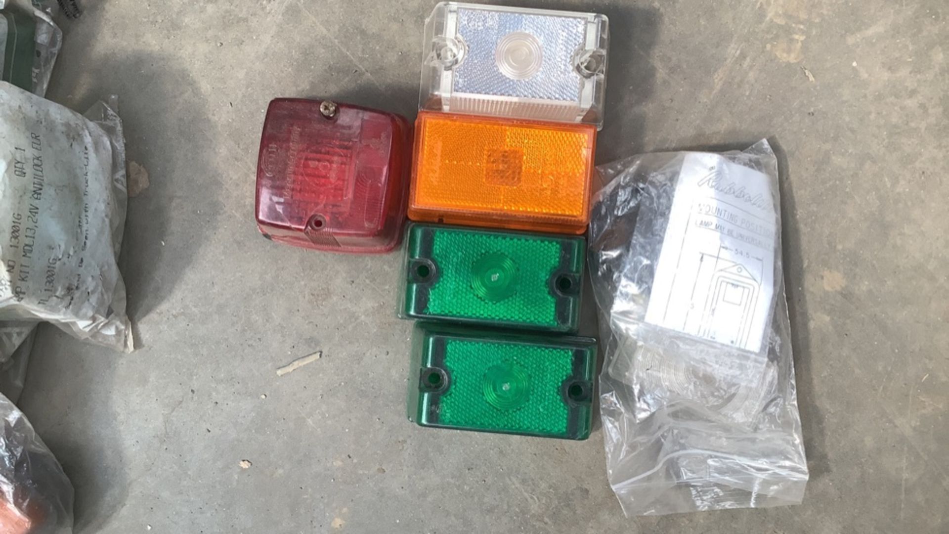 ASSORTED TRAILER LAMPS