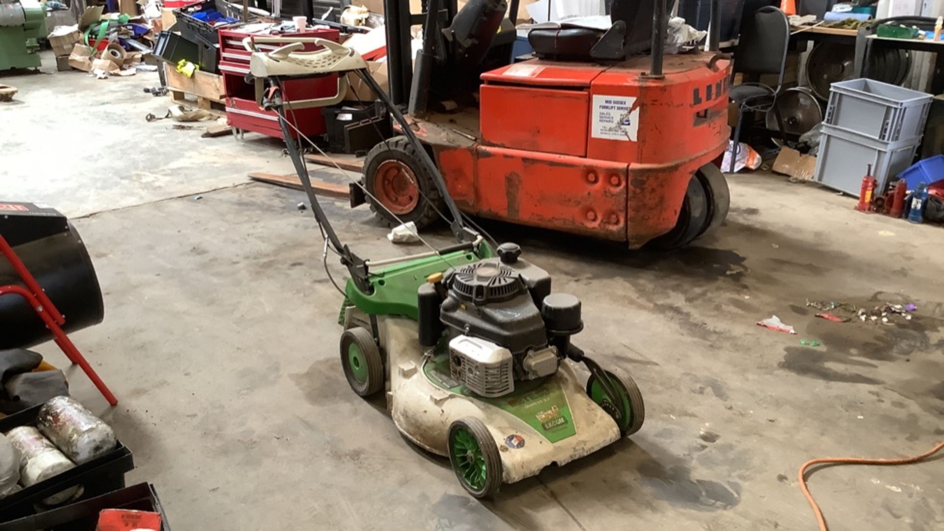 KAWASAKI FJ180V PETROL LAWN MOWER - Image 2 of 7