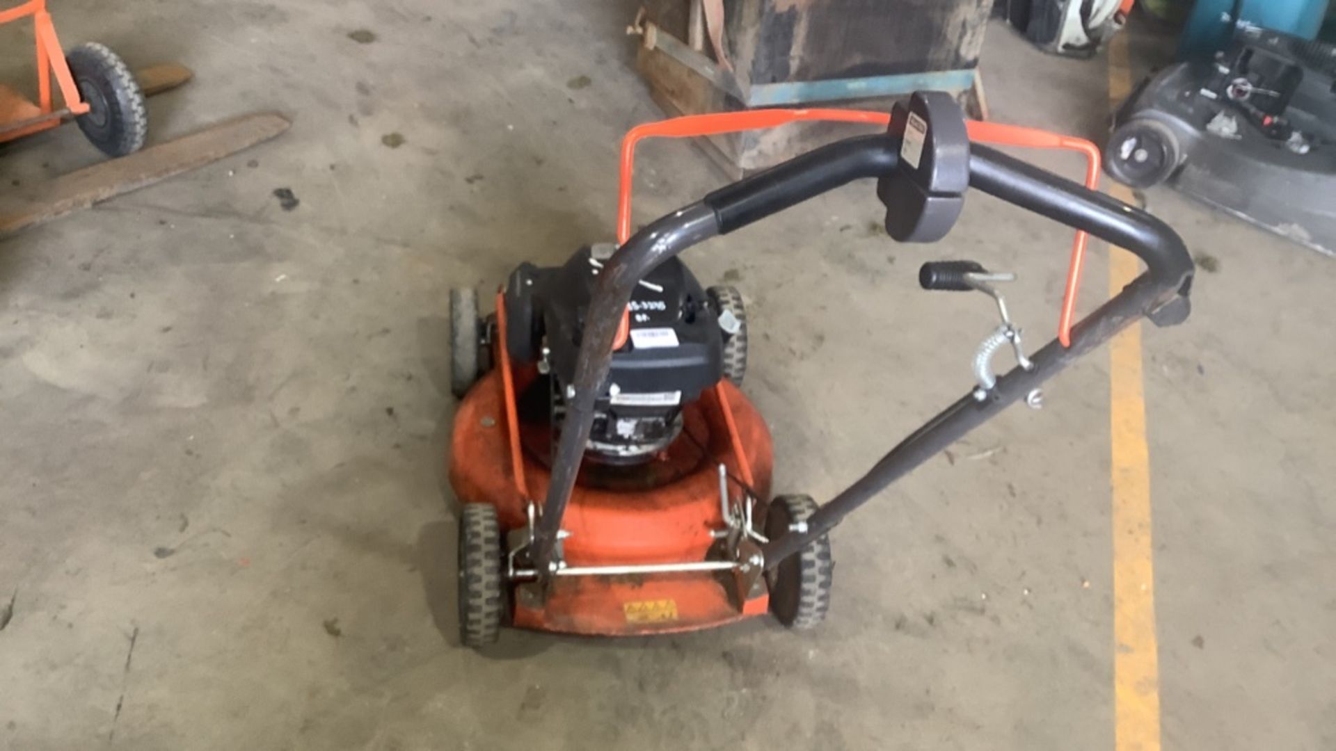 HONDA GKC 170 PETROL LAWNMOWER - Image 4 of 5