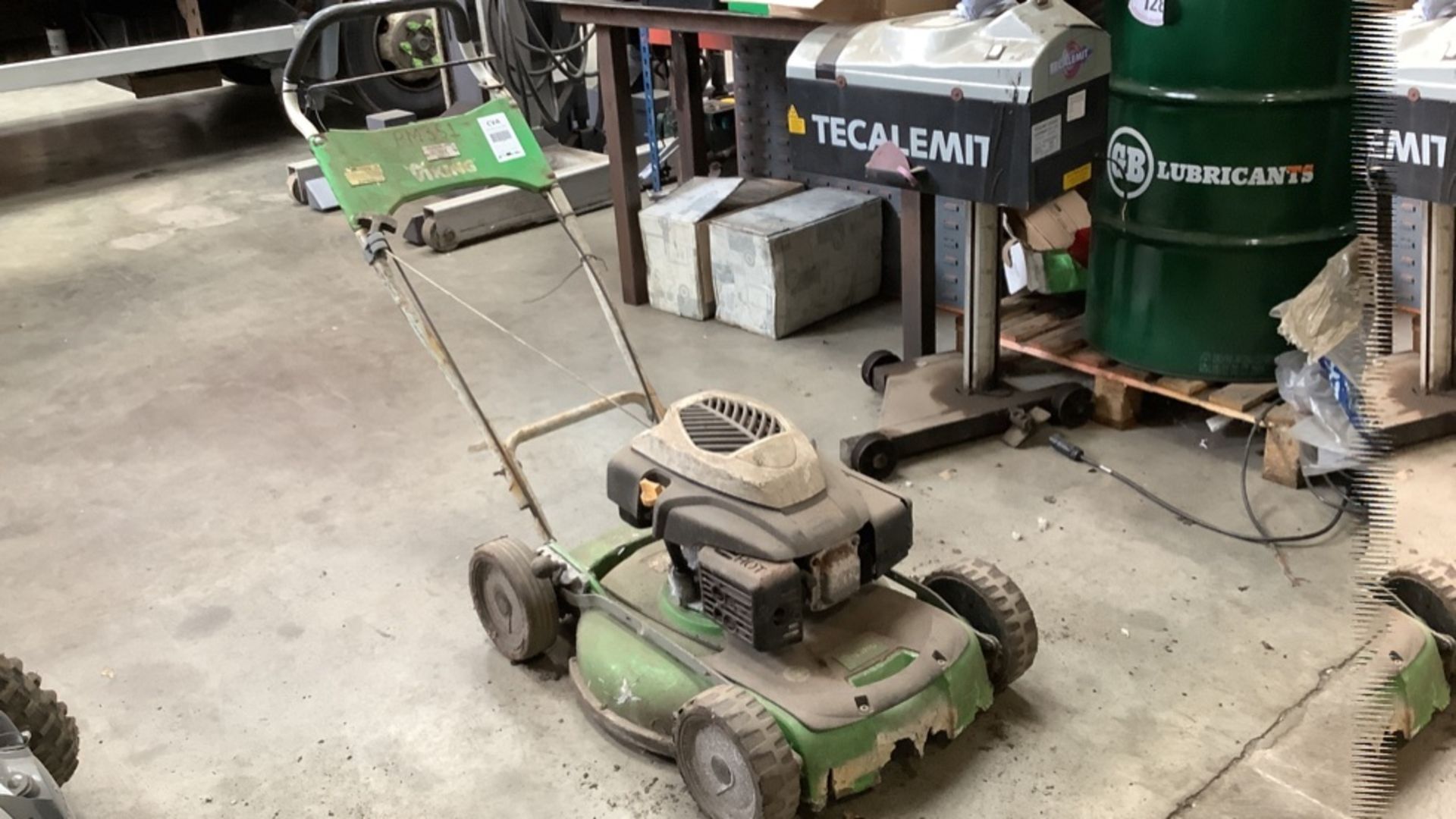 VIKING PETROL LAWN MOWER - Image 2 of 5