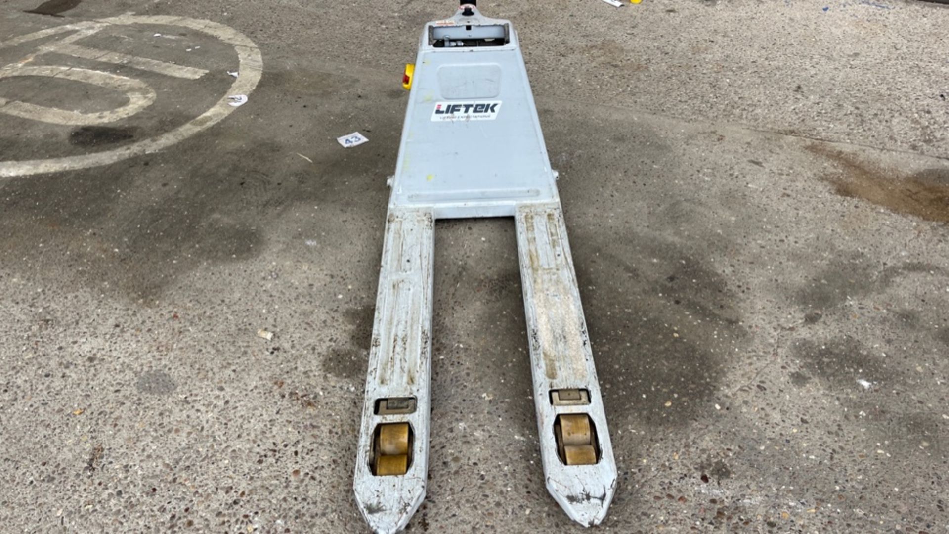 EP EQUIP EPL1531 PALLET TRUCK - Image 3 of 9