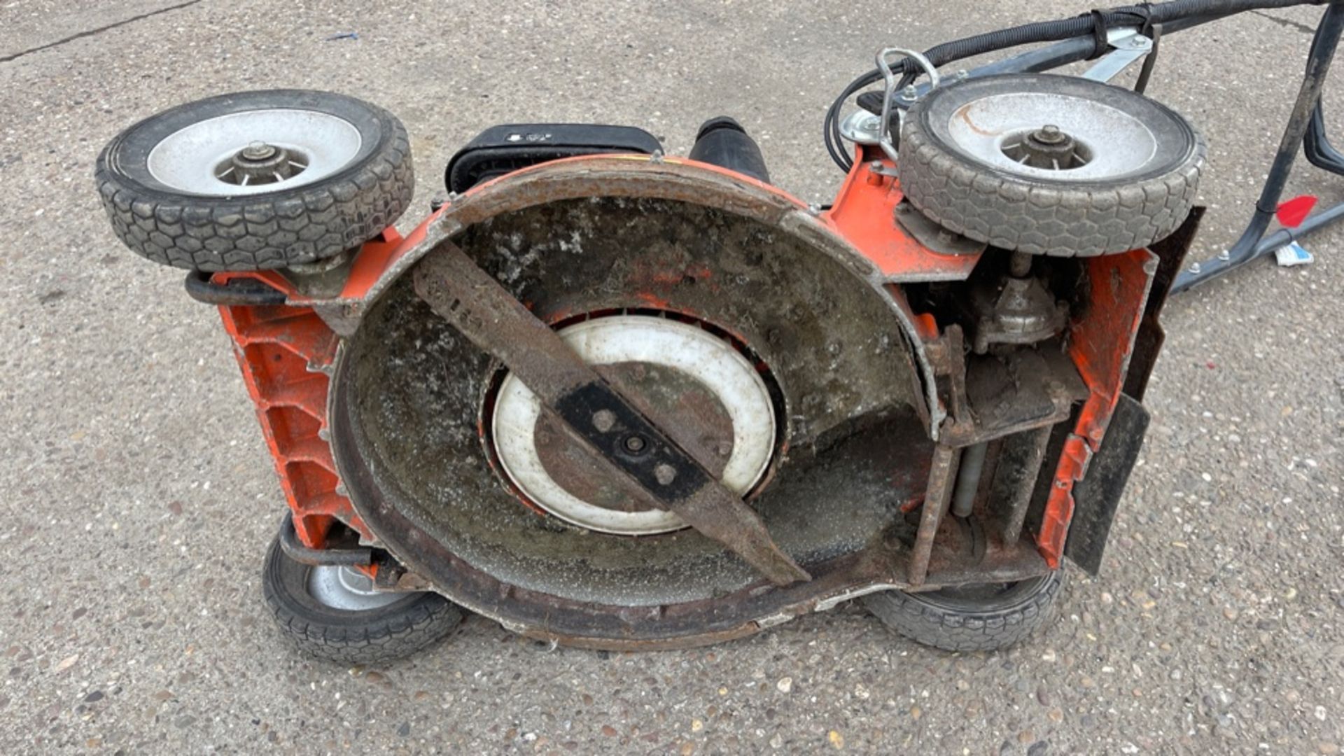 KUBOTA PETROL LAWNMOWER - Image 8 of 8