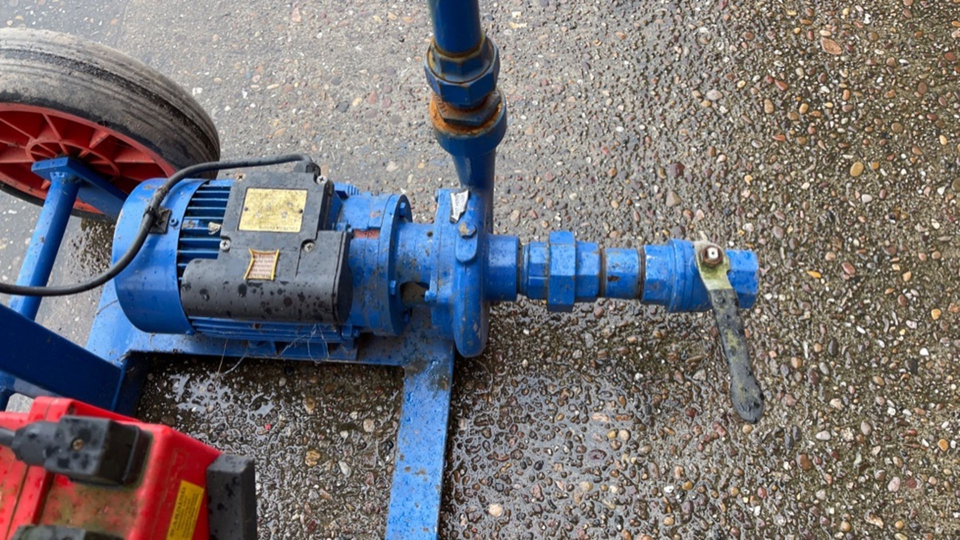 FLOW MECH 2" PUMP ON STAND - Image 5 of 5