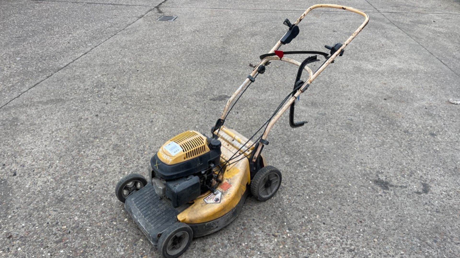 HONDA PTEROL LAWNMOWER