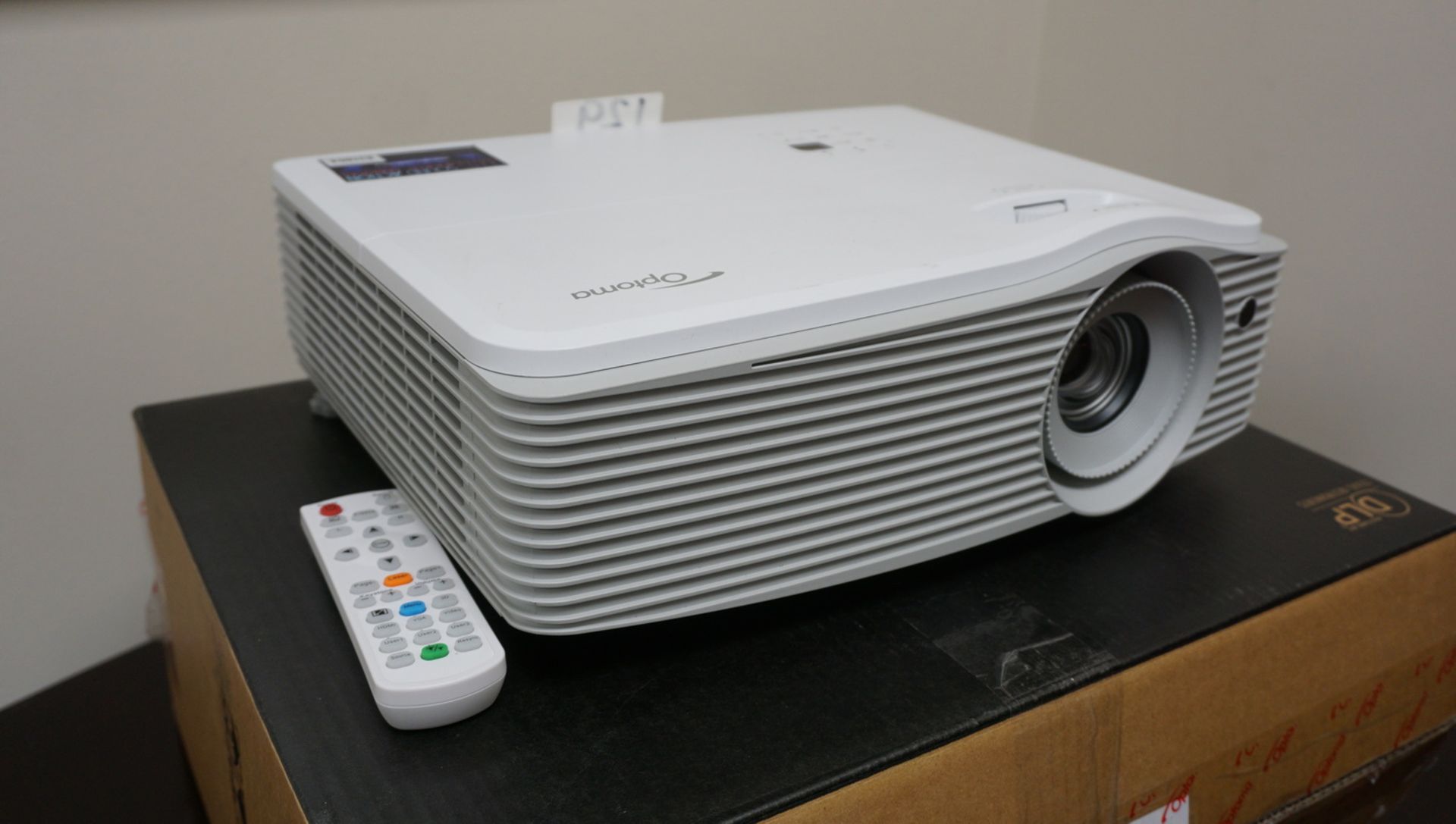 OPTOMA EH504 DLP 1080P HD PROJECTOR W/ REMOTE (ONLY 8 HOURS) - Image 2 of 2